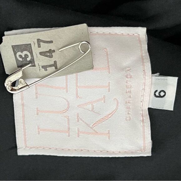 Elegant Black High-Low Wedding Dress - Picture 13 of 13